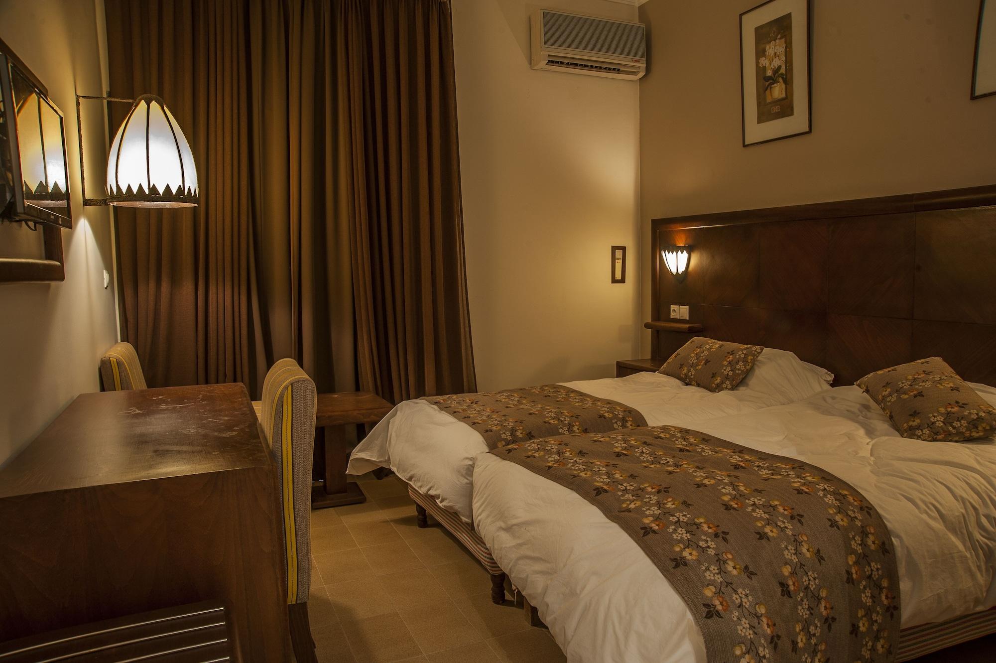 Hotel Bougafer Tinghir Bagian luar foto