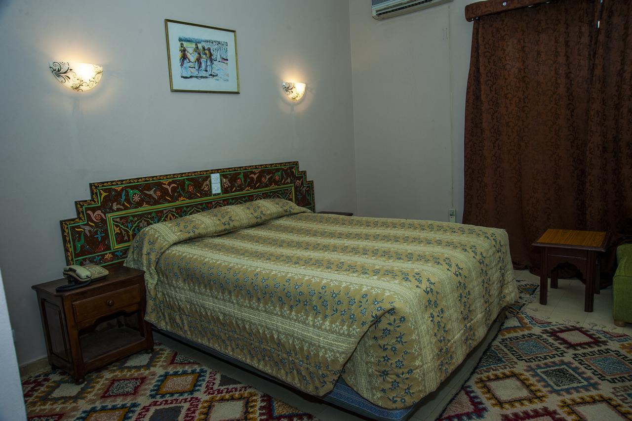 Hotel Bougafer Tinghir Bagian luar foto