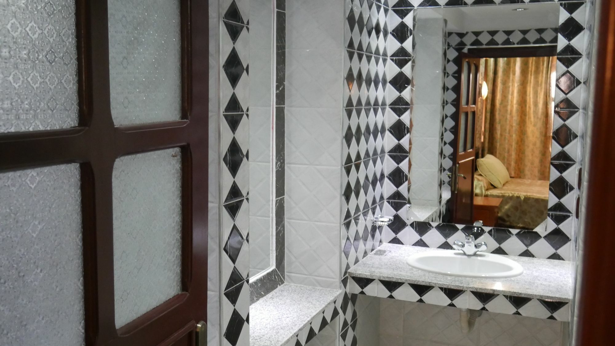 Hotel Bougafer Tinghir Bagian luar foto