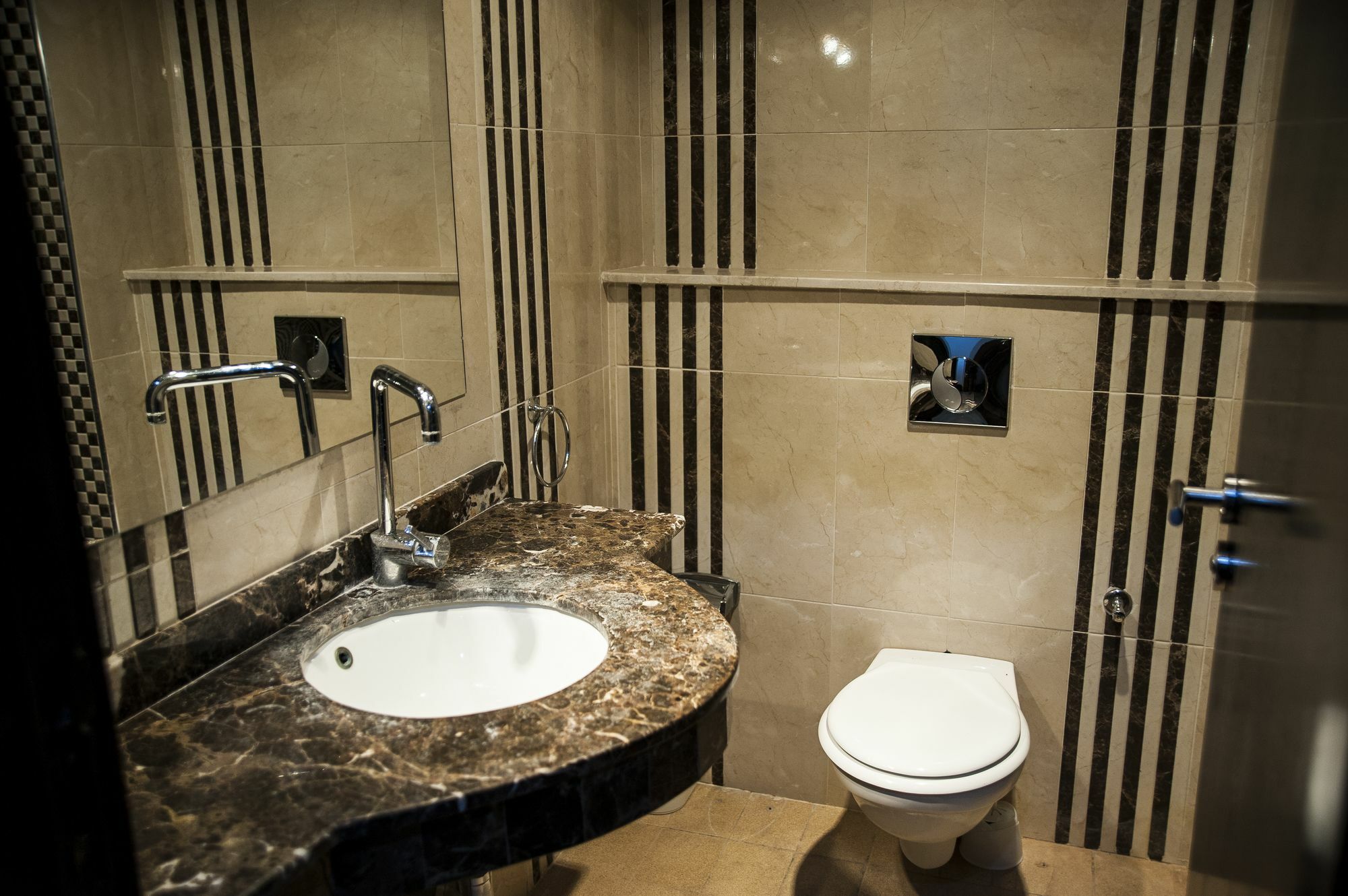 Hotel Bougafer Tinghir Bagian luar foto